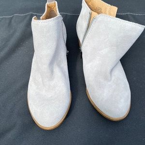 Pale gray suede ankle boots NWOT Lucky Brand